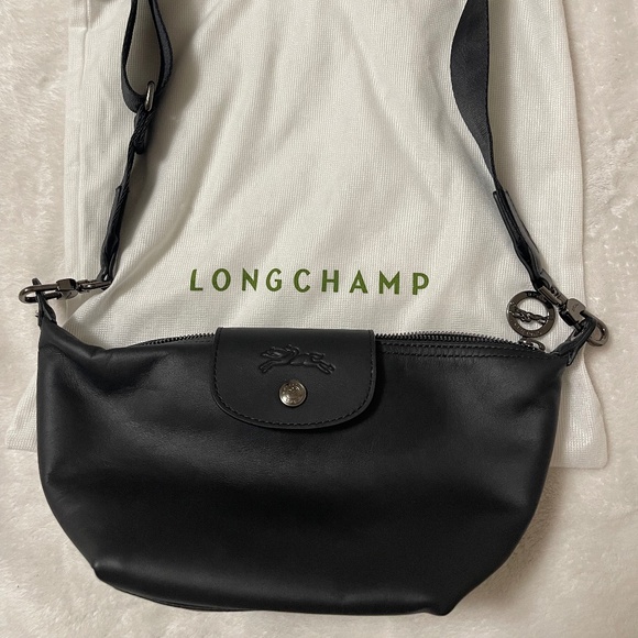 Longchamp Handbags - NWT Longchamp Le Pliage X-tra Small black leather Crossbody Shoulder Bag